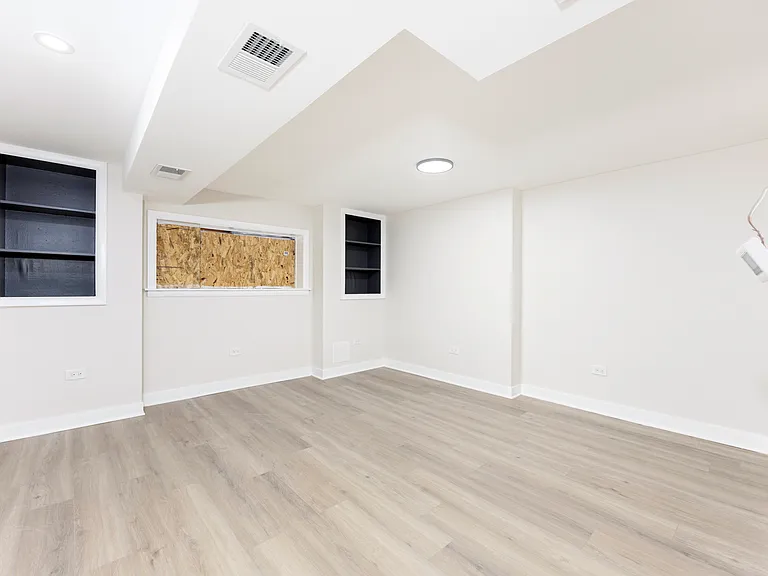 4819 W Barry Ave #1G — Photo 13