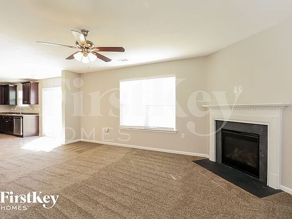 4th image of 2843 Meadow Creek Dr