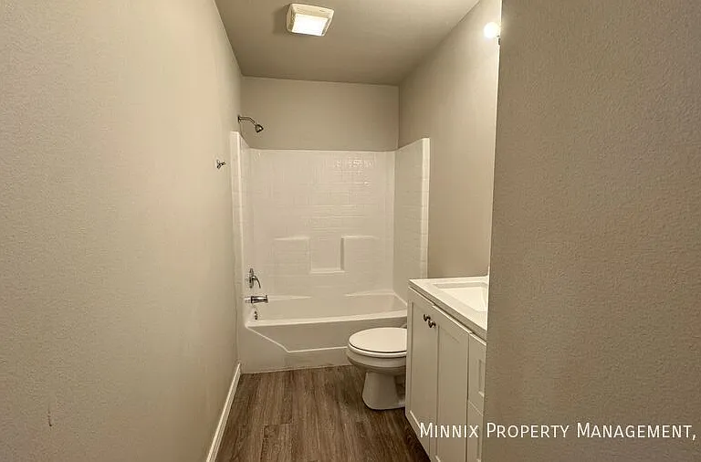 4319 E 61st St — Photo 20