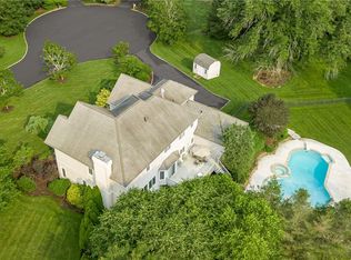 8 Birdie Dr, Montebello, NY 10901