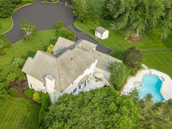 8 Birdie Drive, Suffern, NY 10901