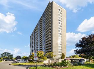 2625 Regina St #205, Ottawa, ON K2B 5W8