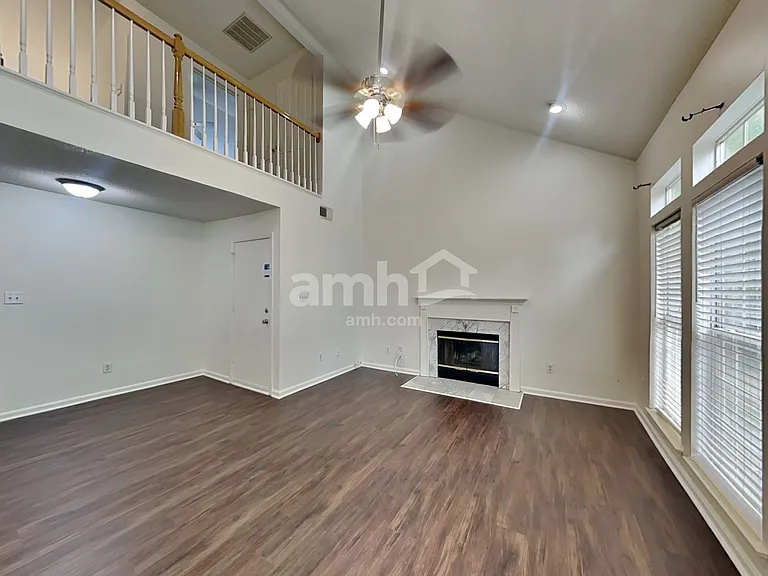 8401 Redstone View Dr — Photo 7