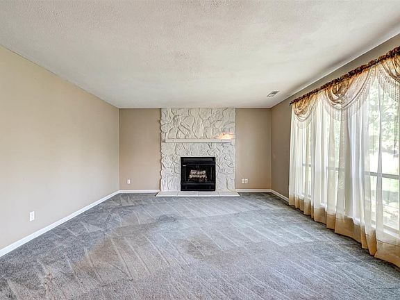 2nd image of 355 Westmoreland Dr
