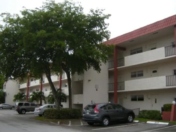 830 S Hollybrook Dr APT 207, Pembroke Pines, FL 33025