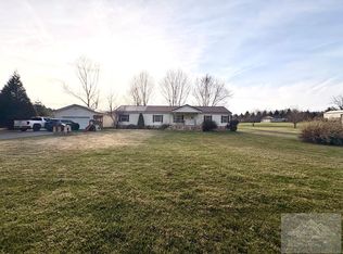 138 Colonial Manor Dr, Jumping Branch, WV 25969