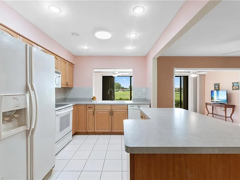 4105 Lakewood Blvd #E-18 — Photo 33
