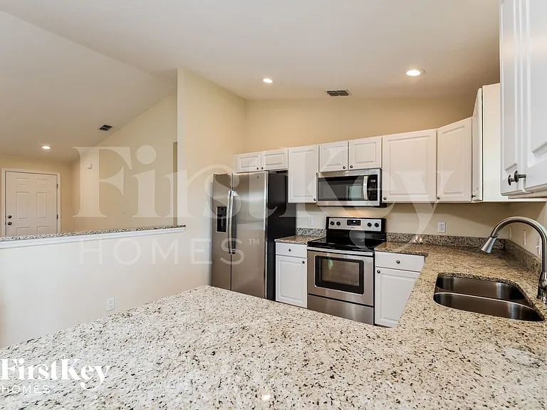12201 Helios Ave — Photo 6