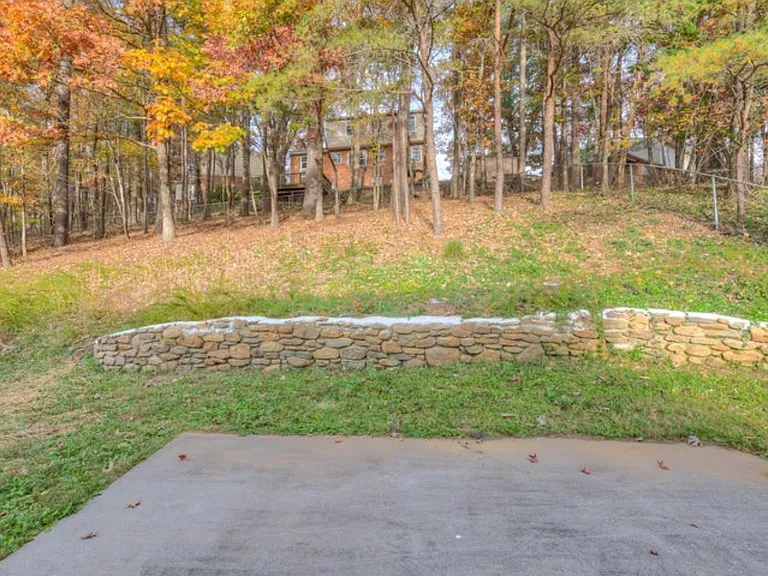5822 Merriman Rd — Photo 19