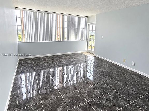 2nd image of 2025 NE 164th St APT 819