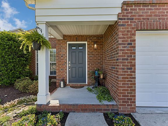 4th image of 410 Creekside Ln