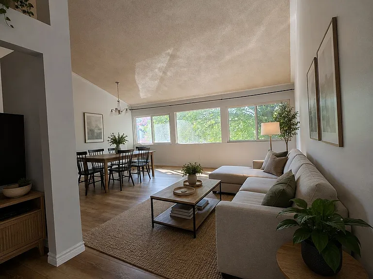 110 Overlea Dr — Photo 11