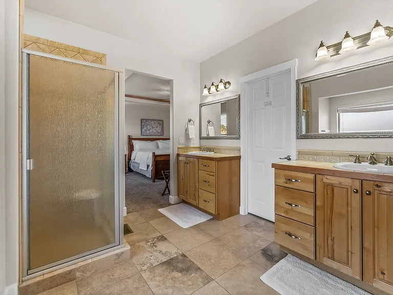 Equinox Dr — Photo 33