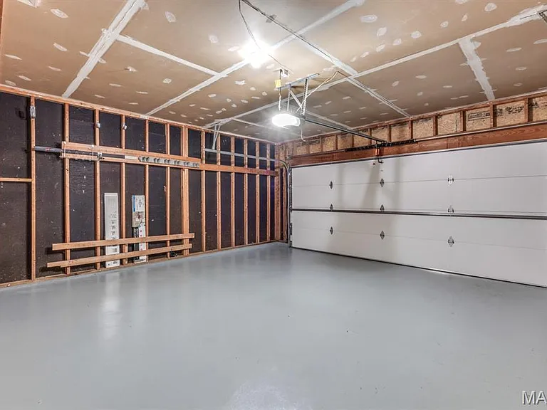 340 Emmanuel Ct — Photo 63