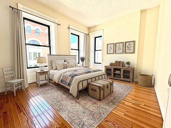 4th image of 170 W 123rd St #D8