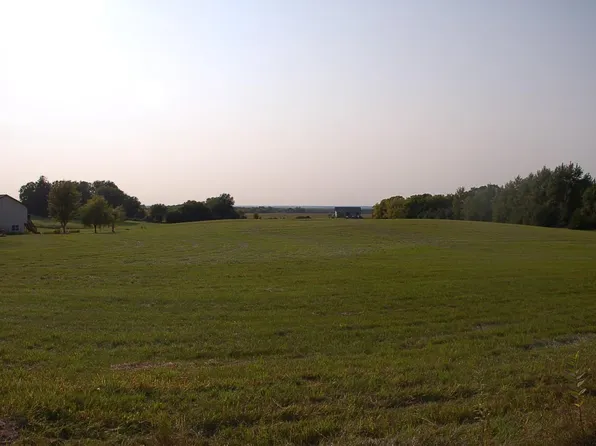 Pine Ave, Center City, MN 55012