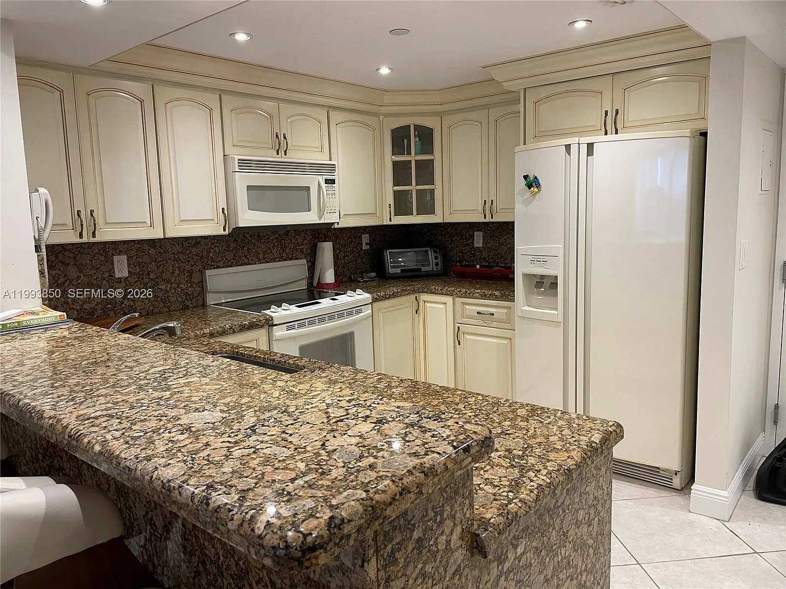 Club Atlantis Condo — Photo 4
