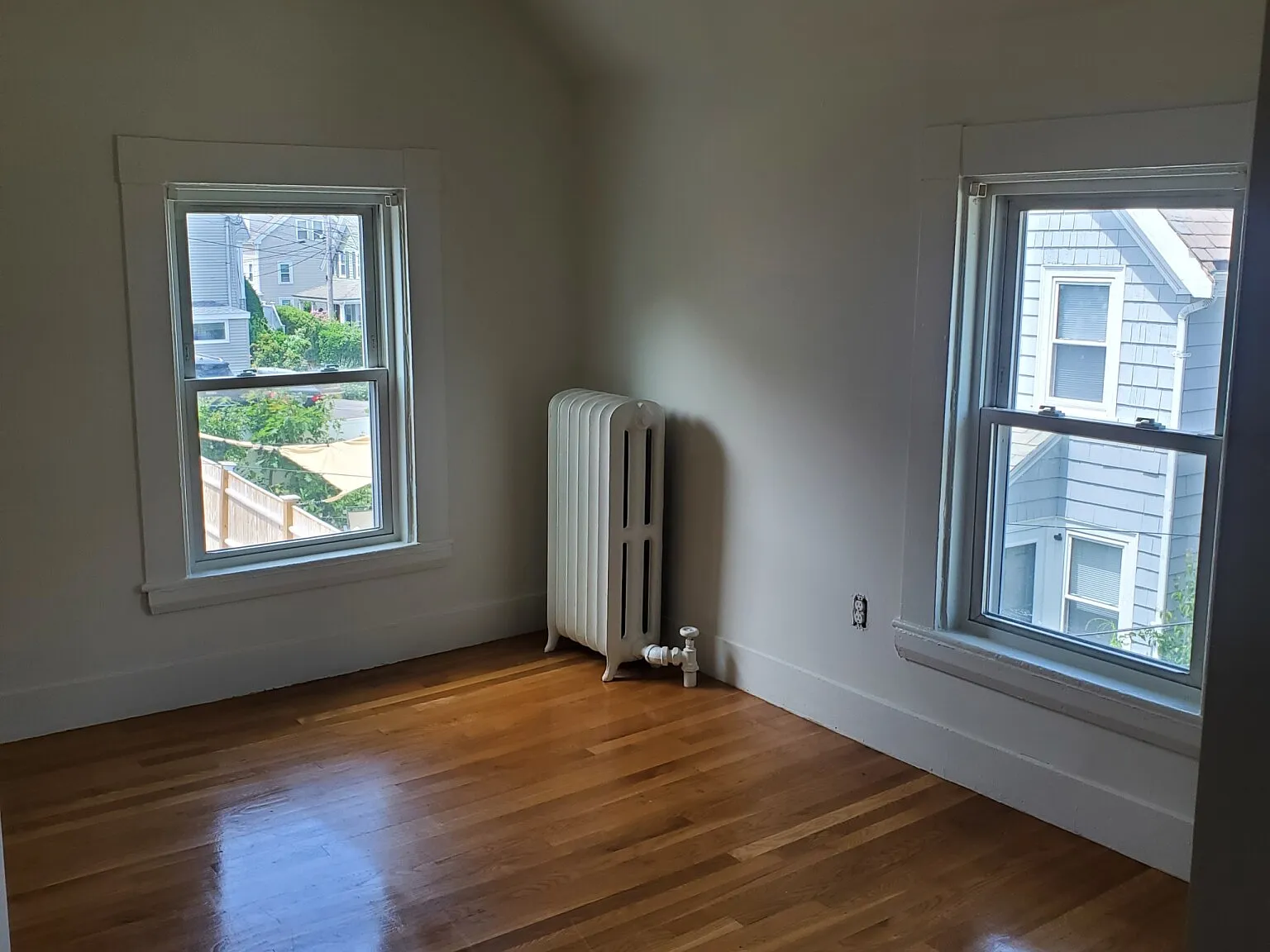 4 bed, 1.0 bath, $3,600 — Photo 4