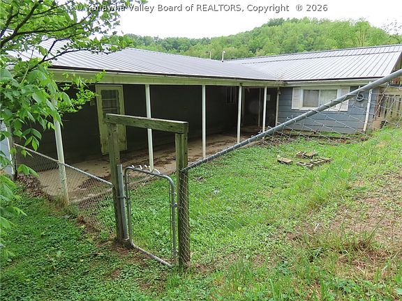 5th image of 764 Fudges Creek Rd