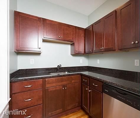 3rd image of 52 South St