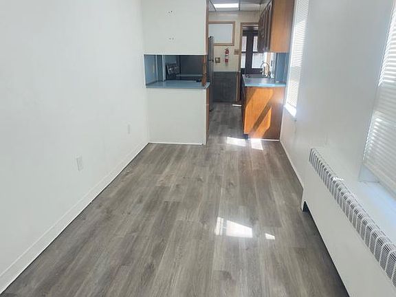 4th image of 919 Pike St