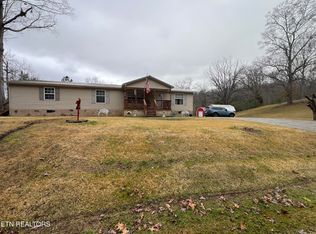 134 Chapman Ln, Jacksboro, TN 37757
