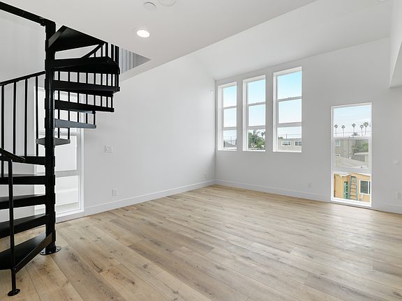 4th image of 3008 Suncrest Dr #C