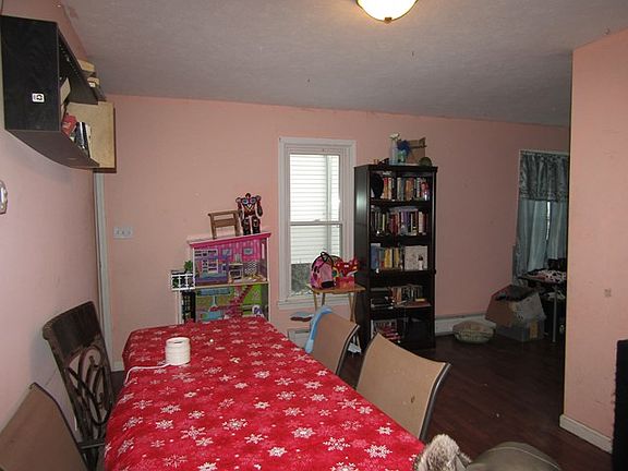 2nd image of 517 W Central Ave