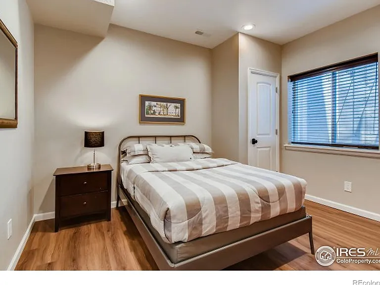 614 W 170th Pl — Photo 23