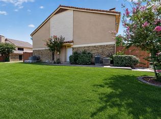2632 Piedras Dr, Irving, TX 75038