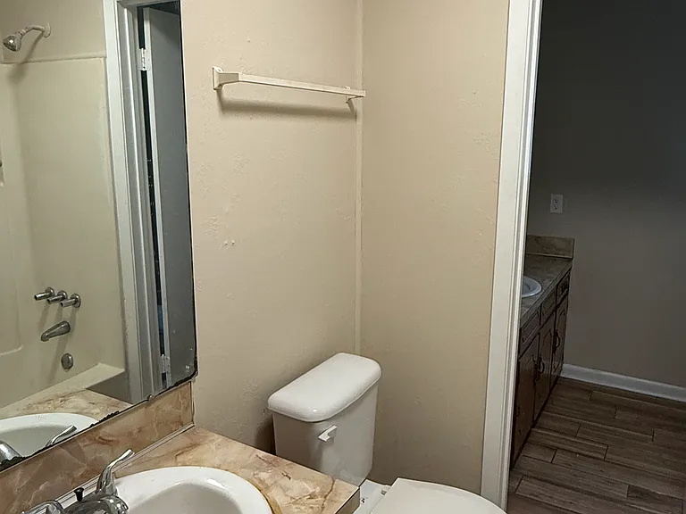 611 Marion St #A — Photo 5