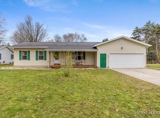 804 E Oak St, Greenville, MI 48838