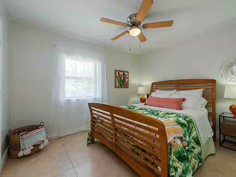 2875 Van Buren Ave — Photo 6
