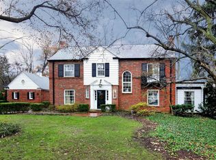 38 Picardy Ln, Saint Louis, MO 63124