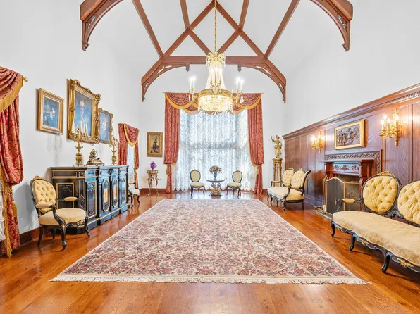 3821 Avenue S image 5 of 42