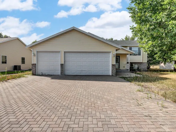 310 Iris Ln NE, Saint Joseph, MN 56374
