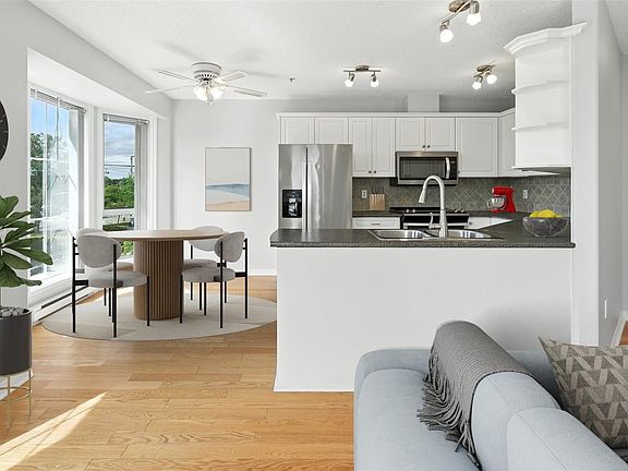 3rd image of 3133 Tillicum Rd #304