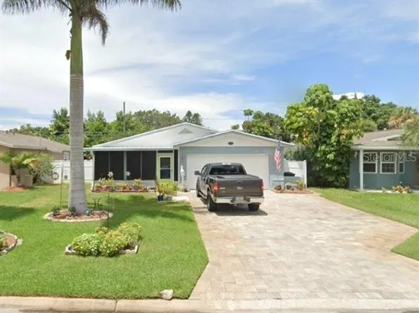 1825 Shore Acres Blvd NE, Saint Petersburg, FL 33703