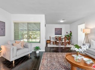 19141 Erwin St, Reseda, CA 91335