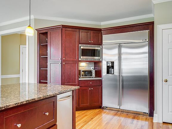 4th image of 11122 Parkleigh Dr