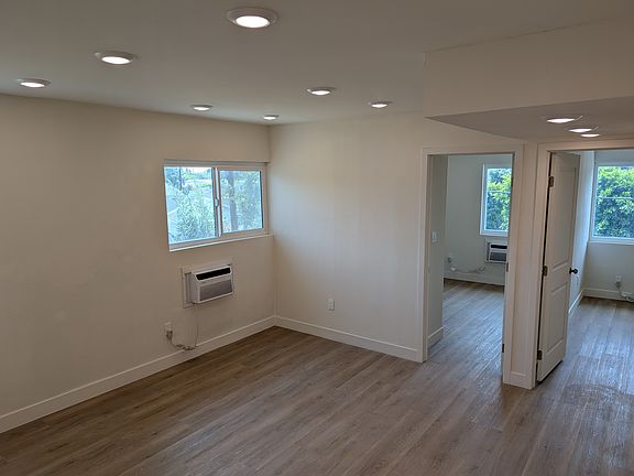 2nd image of 13160 Victory Blvd #222
