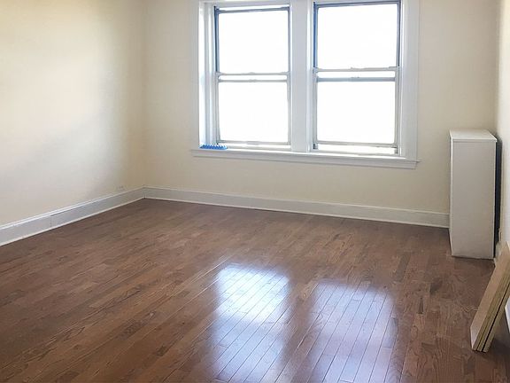 3rd image of 2416 29th St APT 2