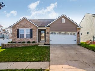 8557 Chippewa River Dr, Fowlerville, MI 48836