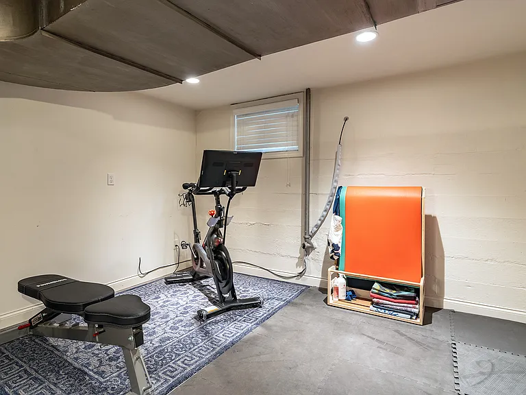 7514 E Green Lake Dr N — Photo 47