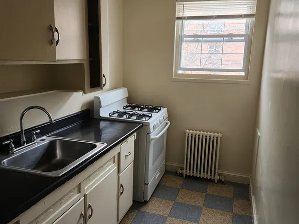 100 Schuyler Rd #201, Silver Spring, MD 20901