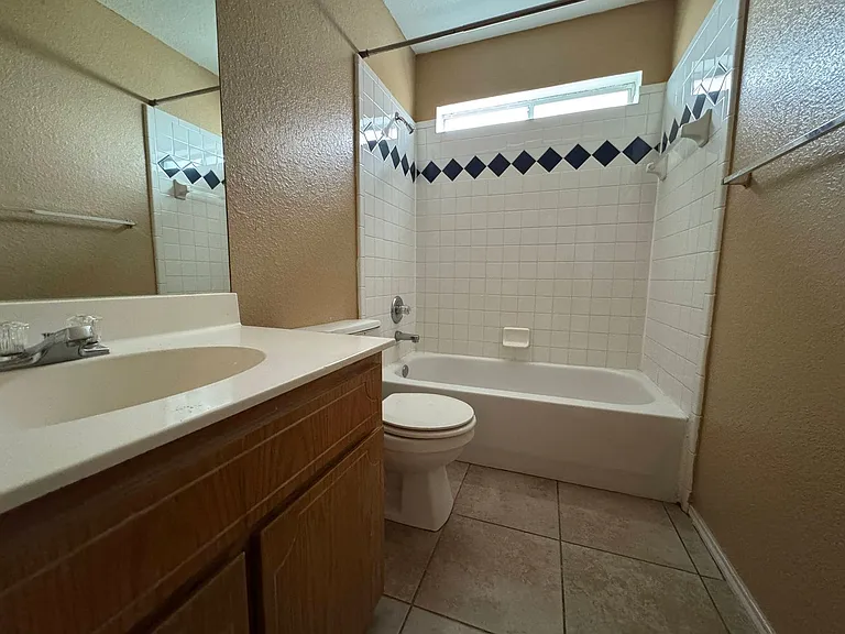 3203 Toledo Dr — Photo 37