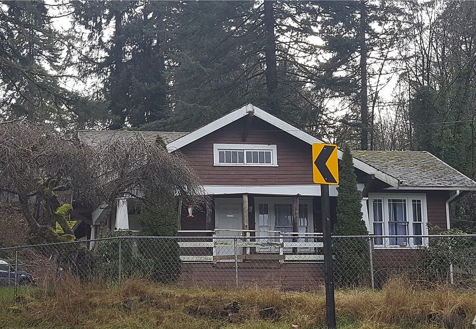 1st image of 907 Pioneer Way