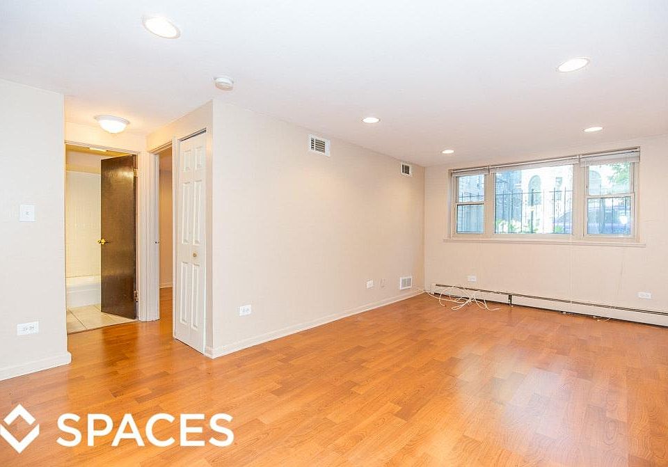 1st image of 3161 N Cambridge Ave #1O1
