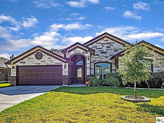 2nd image of 2035 Chinquapin Ln