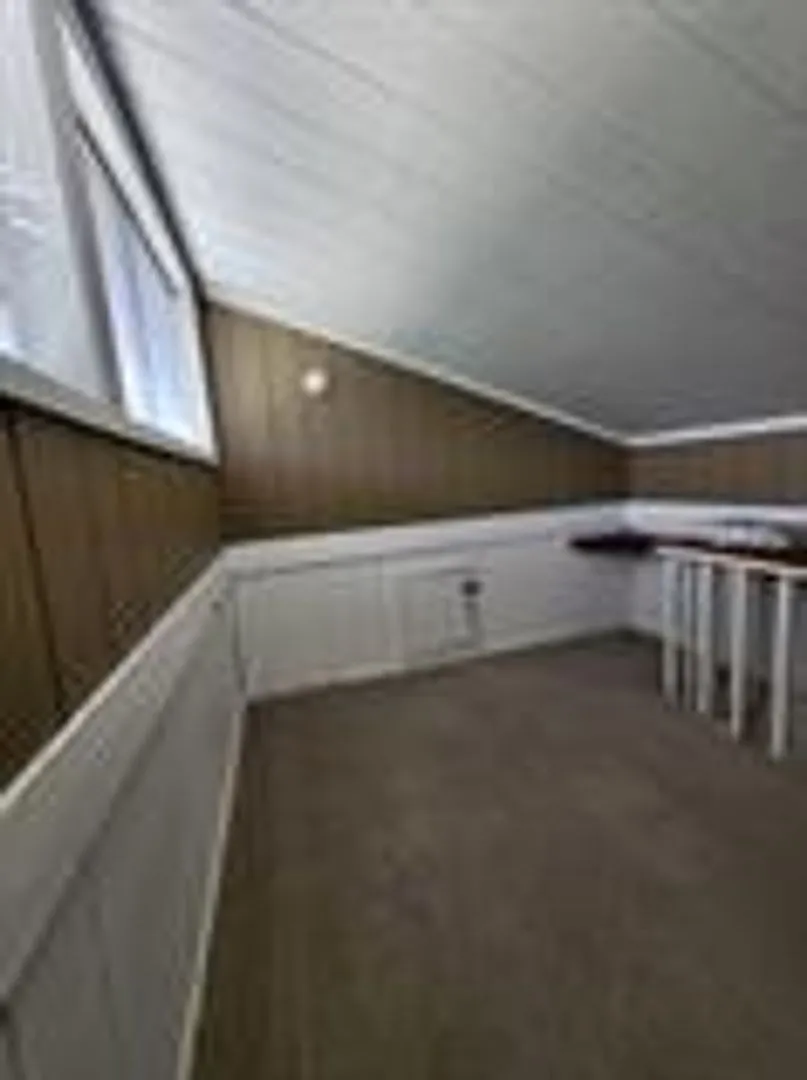 Bus route! Pets considered! Bonus loft! — Photo 3